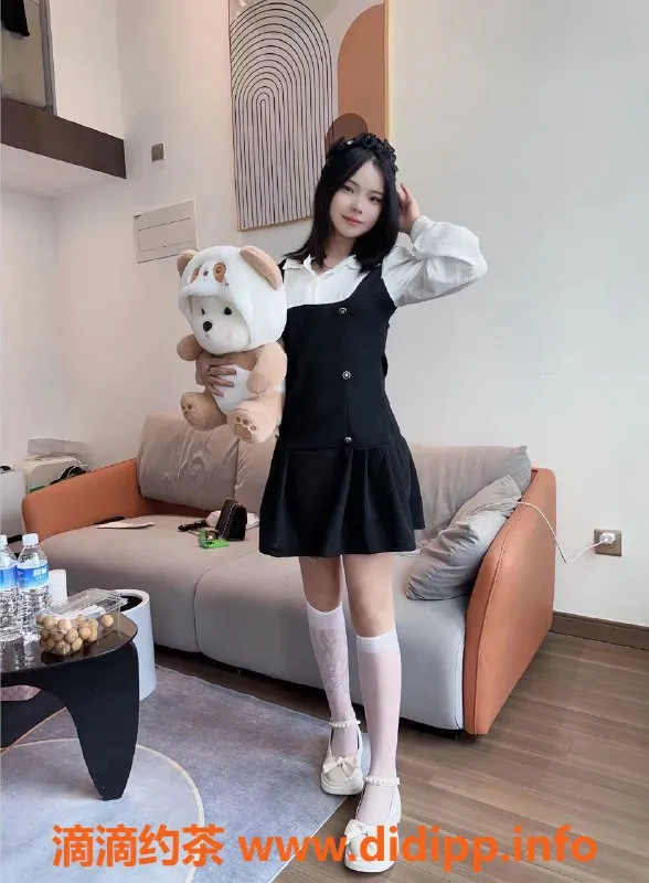 成都楼凤资源信息,成都洋洋，娇小嫩妹，态度好服务全