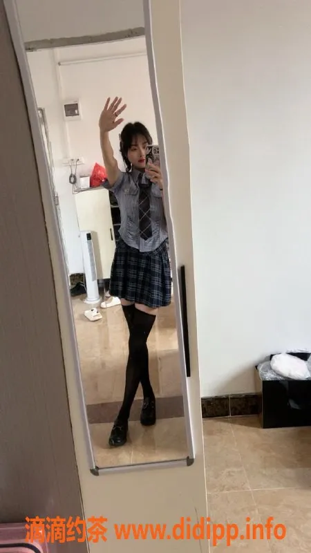 广州楼凤-白云小美，御姐大长腿，夜课仅需6P