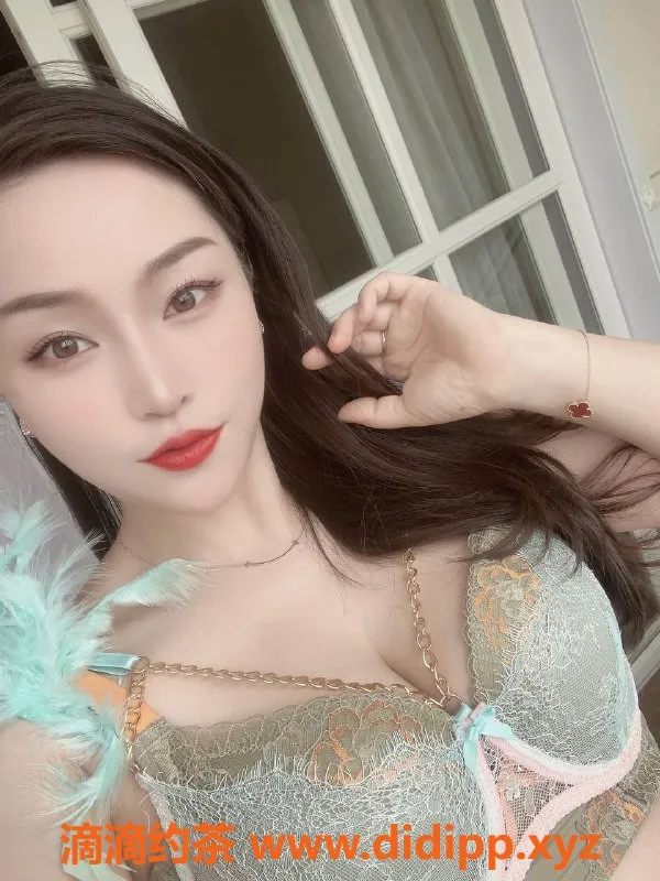 杭州楼凤-杭州小乔，27岁微胖少妇，自然胸围38C