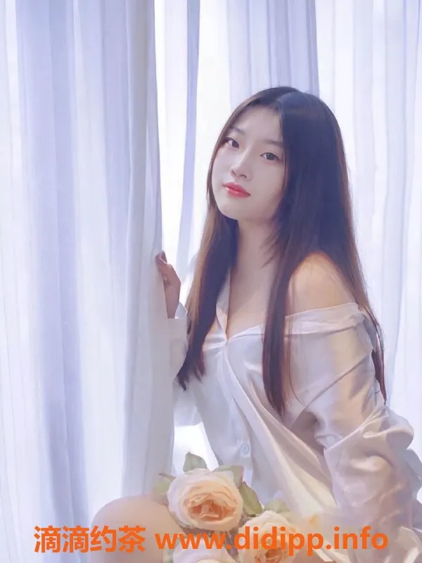 昆明楼凤-小茵，身高165，胸围34B，性价比高服务好！