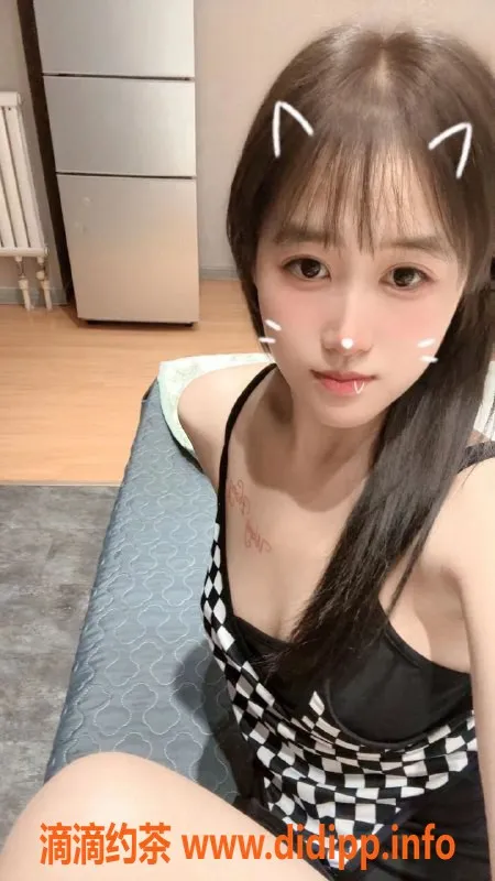 杭州楼凤-滨江区19岁白芷，165cm小蛮腰，真🐻服务