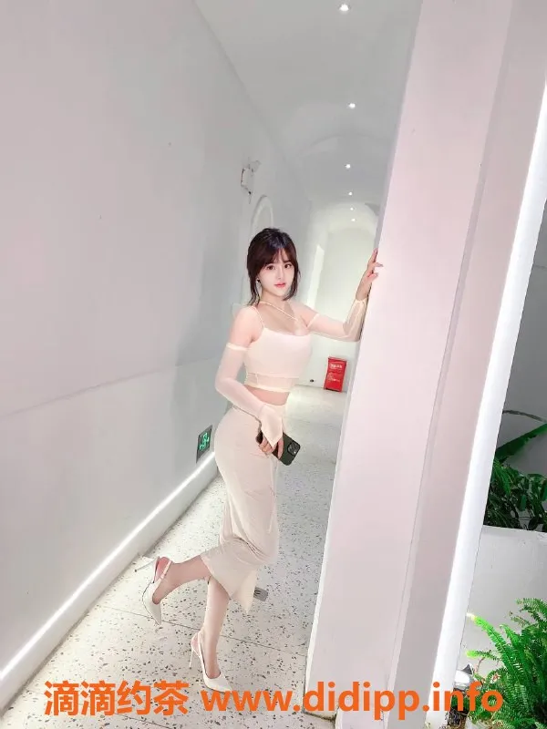 福州楼凤资源信息,福清市兔兔165身高，巨乳36D等你来玩