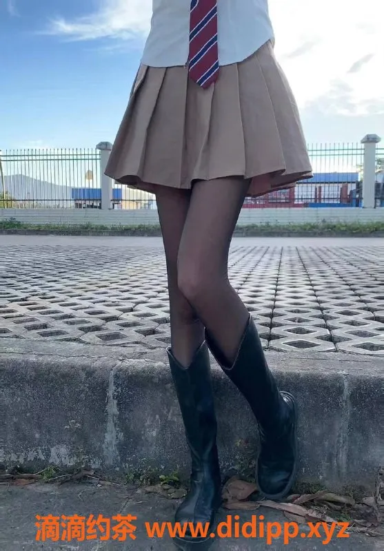 武汉上门服务-洪山昙花 165身高 D罩杯 性感女友系 500元起