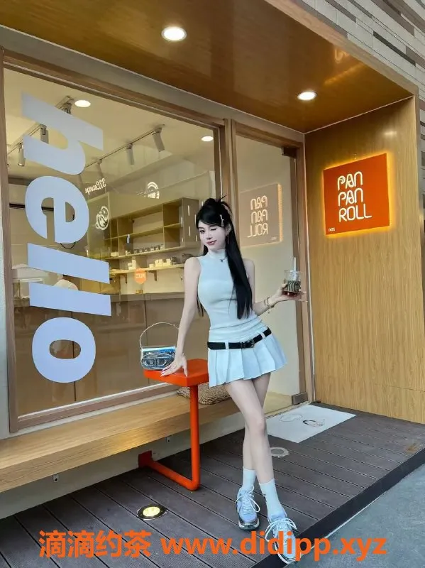 深圳楼凤-南山一寒，1500元上门双飞服务