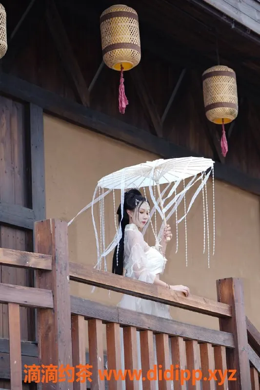 深圳楼凤-宝安福猪猪，900元享胸推与鸳鸯浴