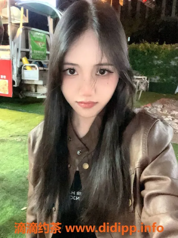 深圳楼凤资源信息,光明只只，800元超值服务，性感制服诱惑