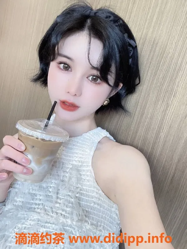 厦门楼凤-思明嫩妹小奶莓，21岁短期兼职等你来撩