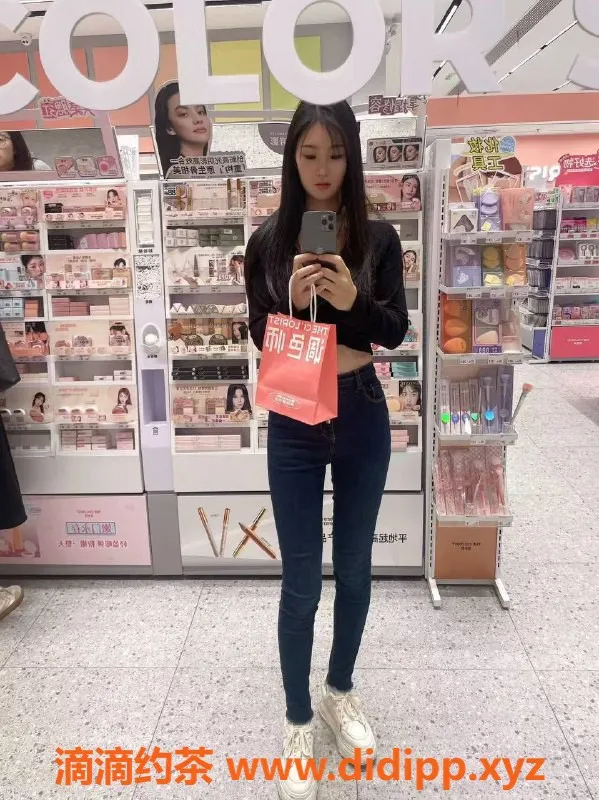 深圳楼凤资源信息,宝安林芝，700元陪浴69服务体验