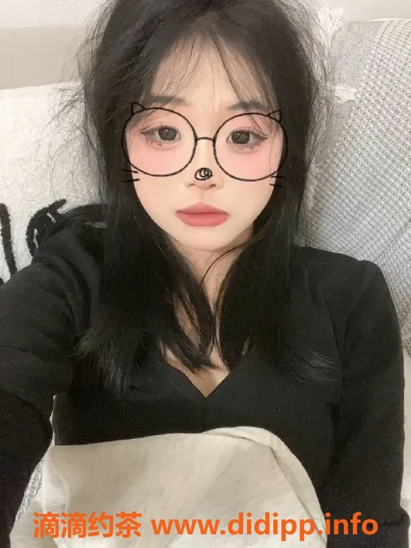 成都楼凤-成华区18岁妹子南南，160cm，90斤，口味独特