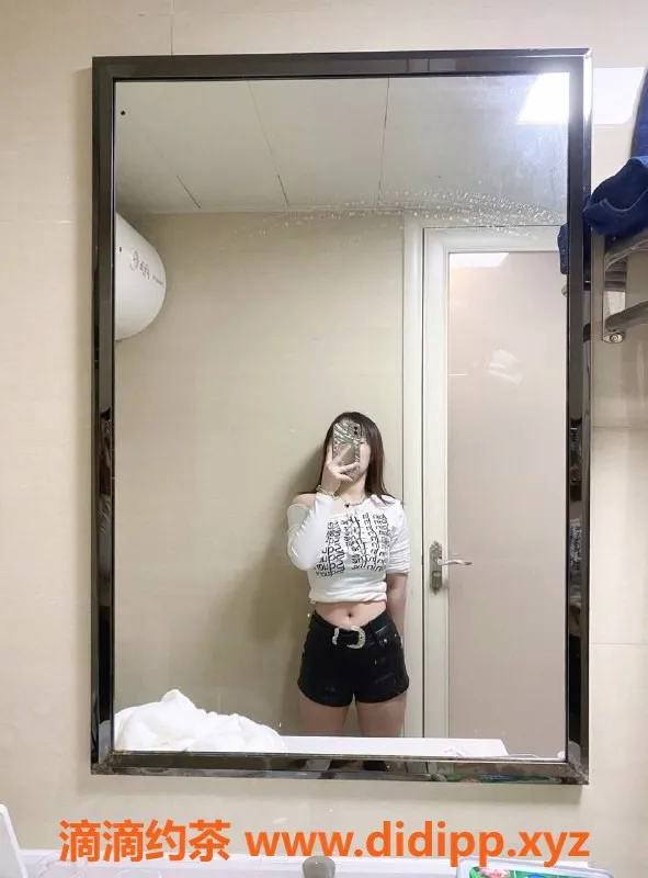 成都楼凤-成都19岁嫩妹丝丝，150身高，3T服务来袭！