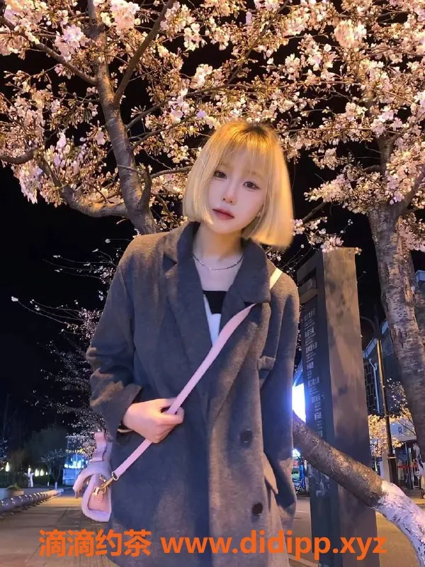 杭州上门服务-拱墅区小猫老师，19岁，170cm，98斤，1200起