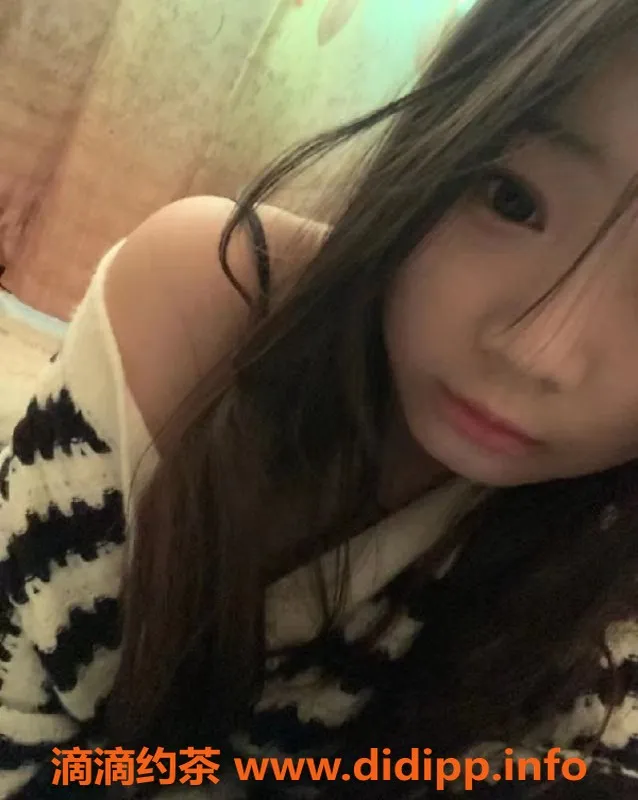 成都楼凤资源信息,小樱18岁，身高1.6，优质萝莉服务，群内优惠