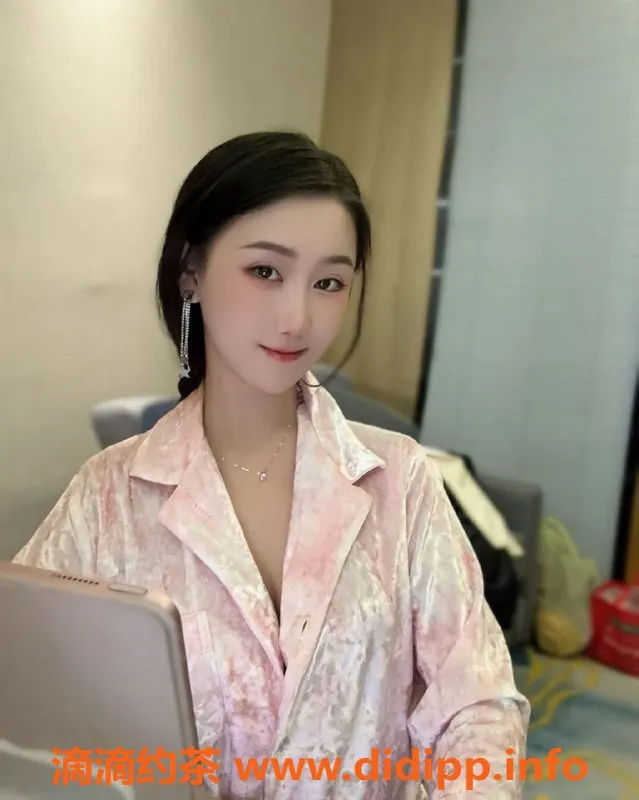 上海楼凤-长宁Abby，162cm 46kg，700元鸳鸯浴服务