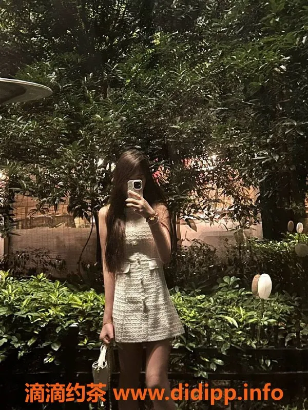 成都楼凤资源信息,成华区小u，大奈奈嫩妹车，课时费7p