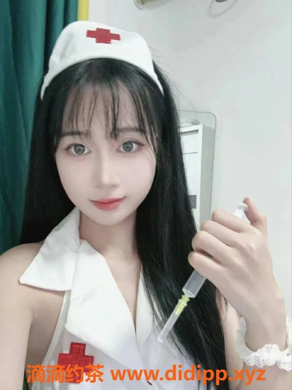 杭州楼凤-上城依依：158cm白皙小美女，包夜5600元