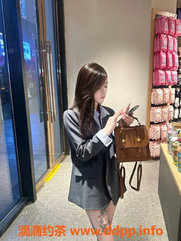 广州楼凤资源信息,佛山嫩妹沐沐，700p长腿服务等你来享