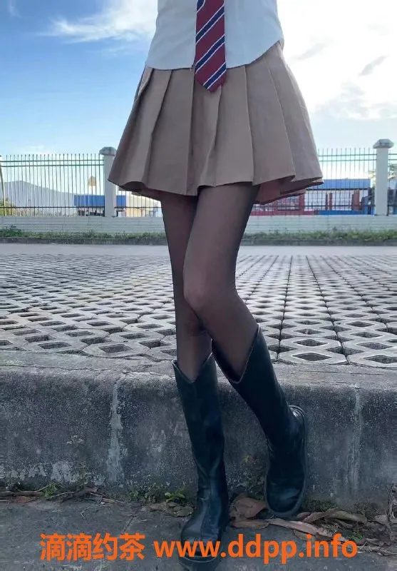 武汉上门服务-洪山昙花 165cm性感女友系 500P尽享服务