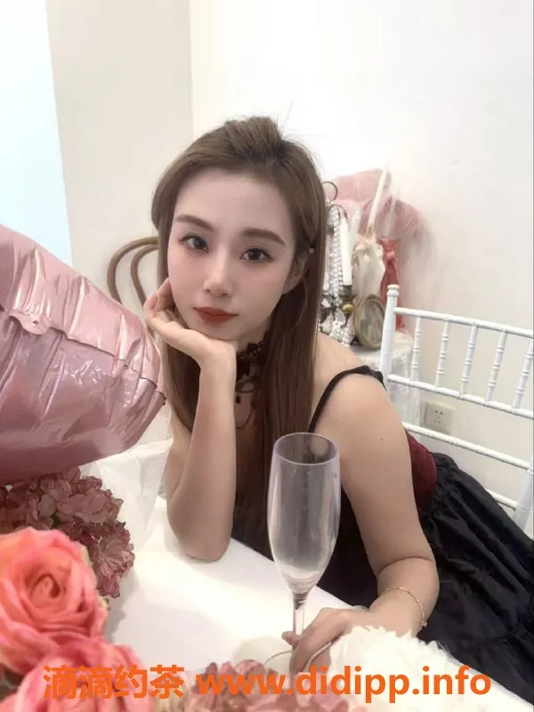 成都楼凤-成都小小25岁御姐，胸围b-，700p起