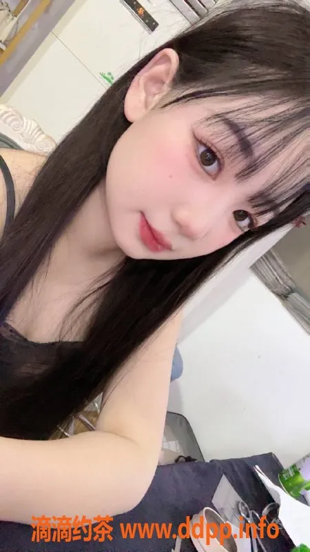 郑州楼凤-管城区新人六六，18岁162cm，700元陪浴服务