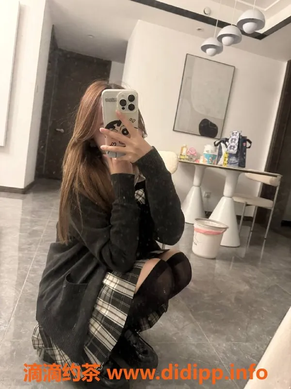 成都楼凤-春野樱，成都18岁嫩妹，服务好，价格实惠