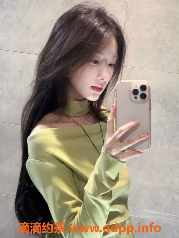 杭州上门服务-滨江区小熊，166 C，19岁，1500元起服务