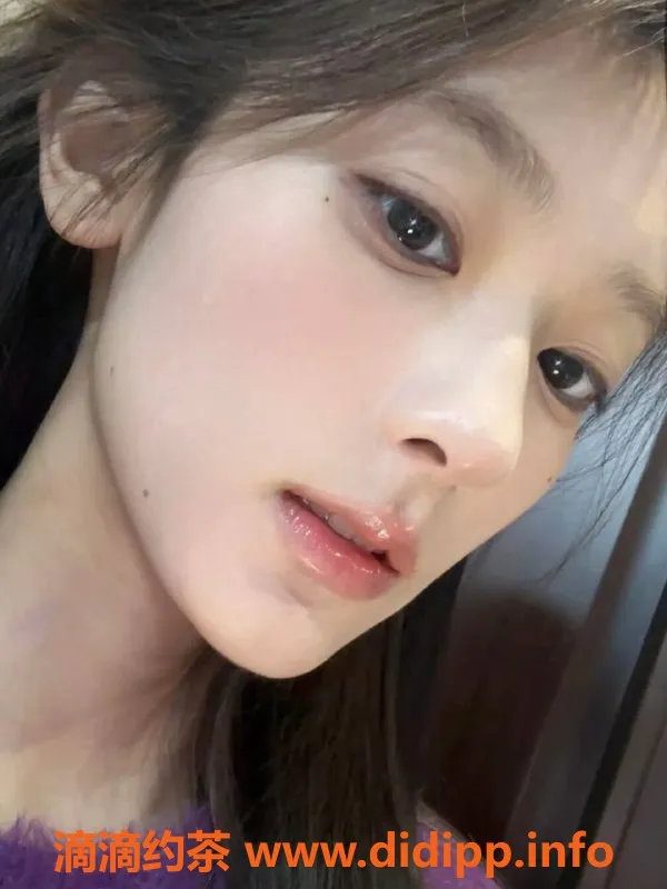 杭州上门服务-滨江区小熊，166 C，19岁，1500元起服务