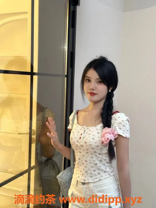 深圳楼凤-龙华青青：1280元舌吻调情体验