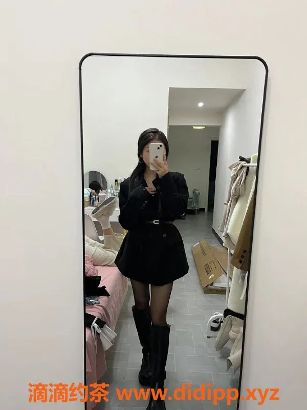 成都楼凤-佳佳，热门新人，服务口碑极佳