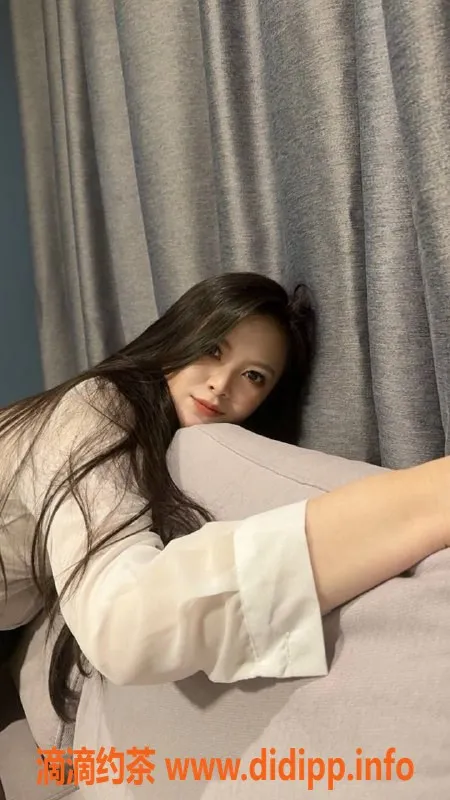 重庆楼凤-低价老师珊珊，性价比高的少妇款