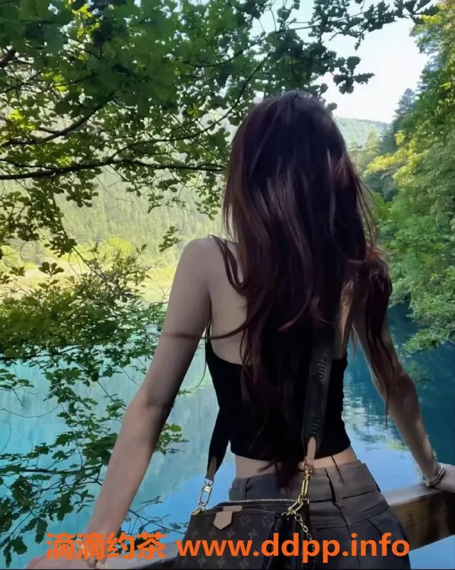 杭州上门服务-温馨大学生 172高 108体 18岁 1200起