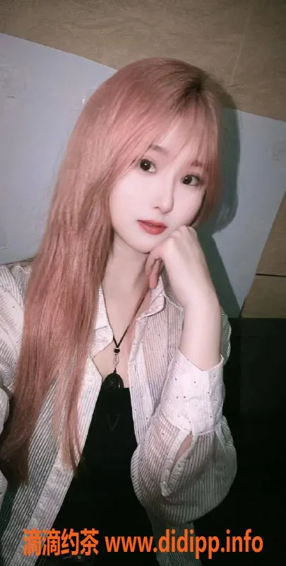 杭州spa会所-上城区白甜甜：22岁高颜值妹子，69互舔服务