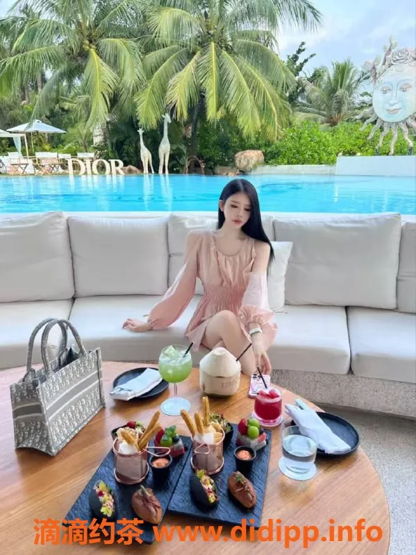 深圳楼凤资源信息,南山甜笑笑，1200元舌吻调情服务