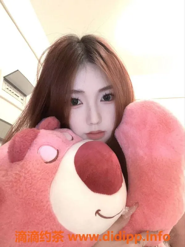 深圳楼凤-龙华曼曼，900元全套服务，深喉足交超享受