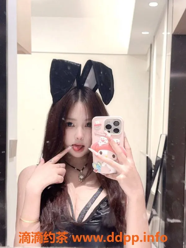 深圳楼凤-龙华曼曼，900元全套服务，深喉足交超享受