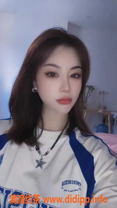 广州楼凤-广州萱萱21岁，165cm 36D，服务多样