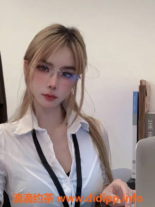 深圳楼凤-福田千惠，超值900元，制服冰火服务等你来体验