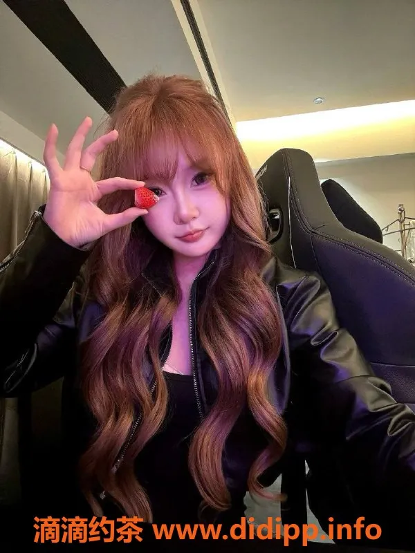 成都楼凤资源信息,成都圆圆，19岁嫩妹，身高165，服务全，500元一次