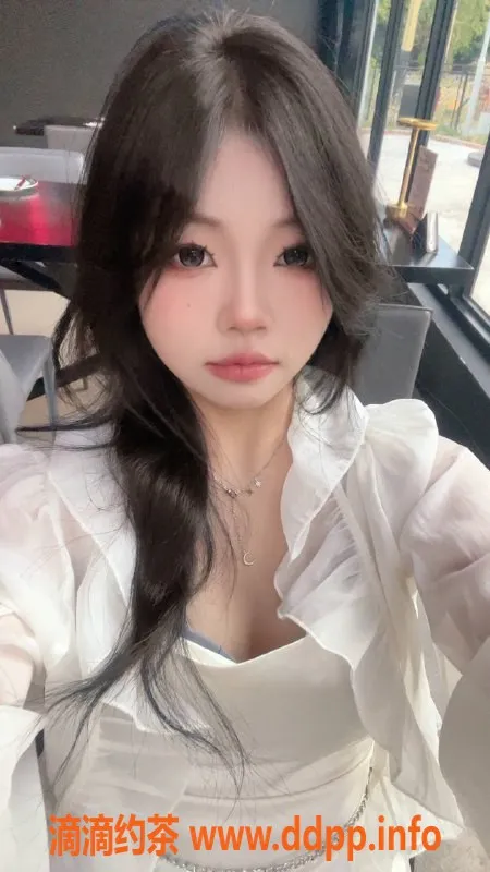 成都楼凤-成都嫩妹欣欣，16岁155，600元三件套服务