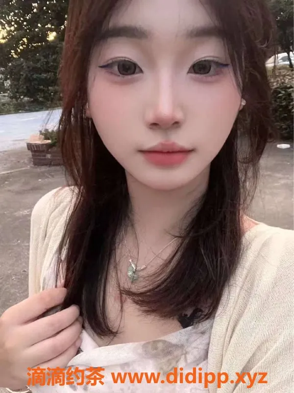 成都楼凤-成都嫩妹珍珍，19岁身高170，服务超棒！