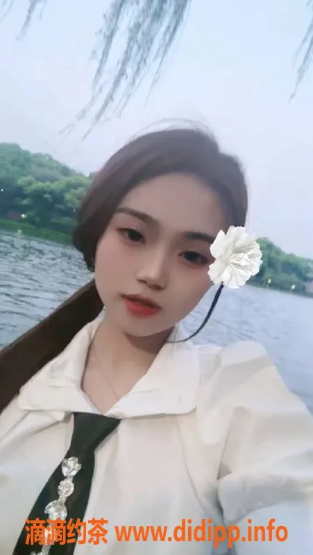 杭州楼凤资源信息,拱墅区草莓，153身高 36B胸围，课费8元起！