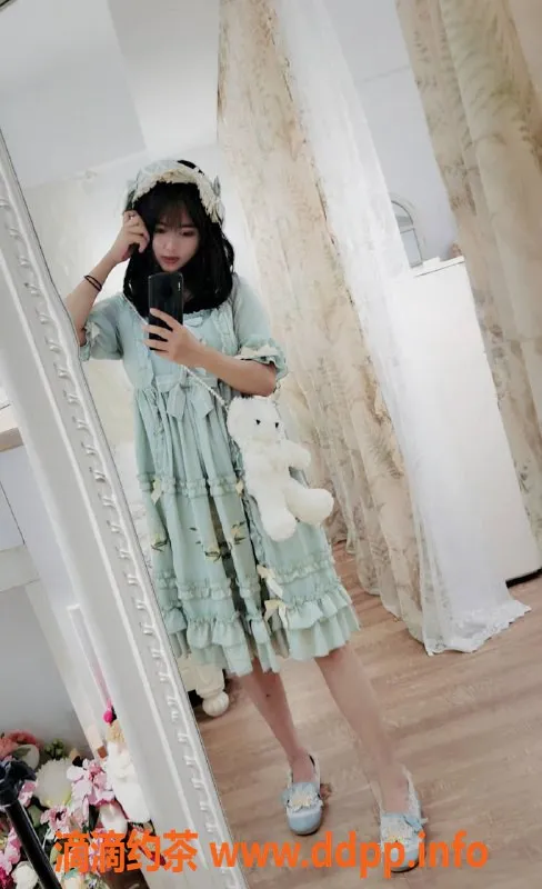 杭州楼凤-萝莉北柠 166身高96体重 03岁大学生陪您放松