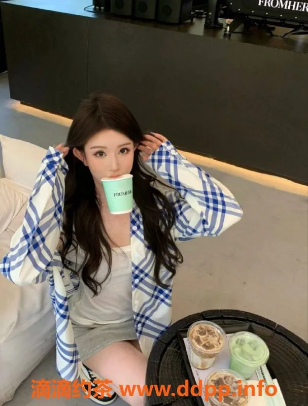 深圳楼凤-南山伊莉baby，1600元带你体验舌吻与制服魅力