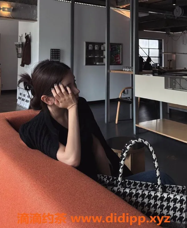 杭州楼凤资源信息,萧山区1500左右特别妹子，热情服务等你来体验