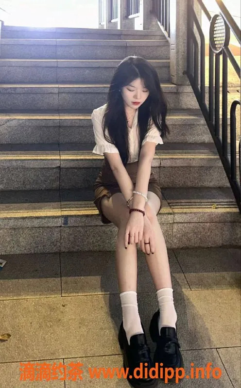 深圳楼凤资源信息,龙华双飞小C与小A，900元起体验！