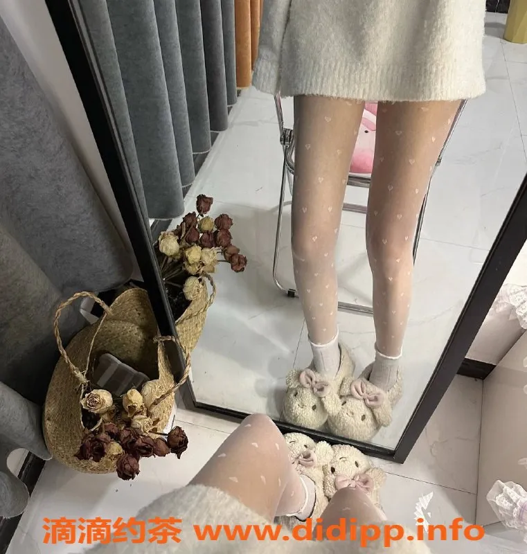 杭州楼凤资源信息,滨江不吃香菜，160高颜值美女，1500的顶级体验