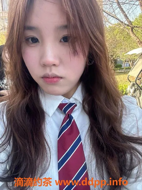 杭州楼凤-上城区嫩妹小七，160cm 50kg，舌吻服务仅900元起