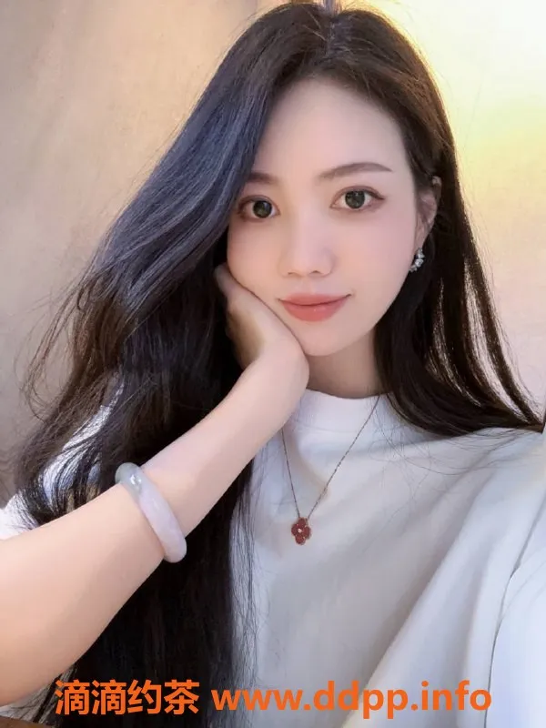 深圳楼凤-南山木子，700元享鸳鸯浴与制服服务