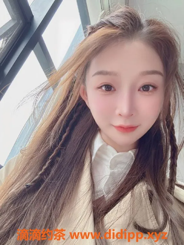 杭州楼凤-上城区依依，162CM苗条身材，700元/45分钟 服务优