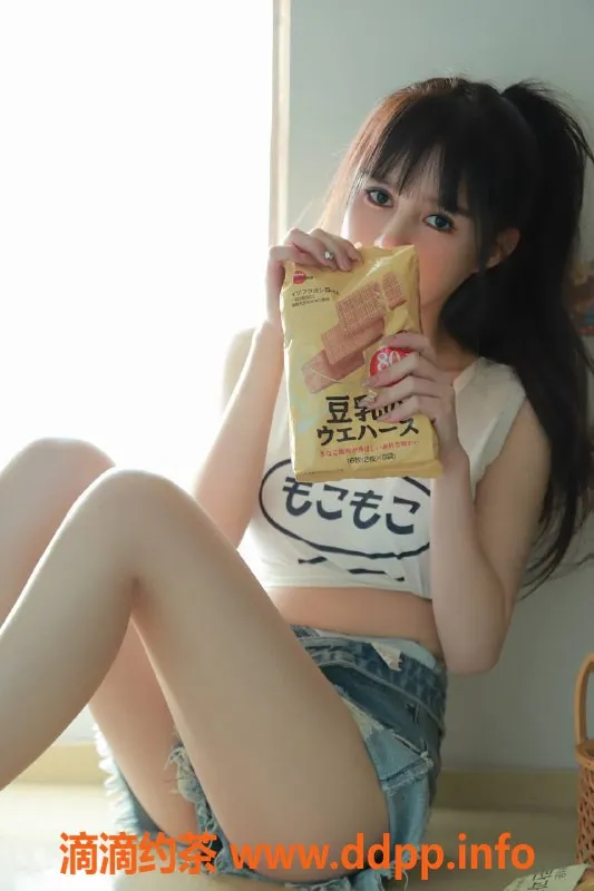 杭州楼凤-小梨🍐，162cm，44kg，34D，温柔服务，私密陪浴