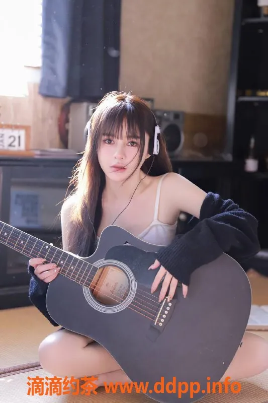 杭州楼凤-小梨🍐，162cm，44kg，34D，温柔服务，私密陪浴